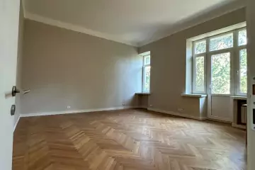 Satılır Köhnə Tikili İçərişəhərdə