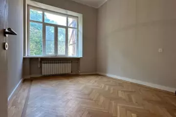 Satılır Köhnə Tikili İçərişəhərdə