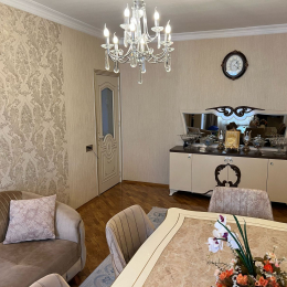 Satılır 3 otaqlı Köhnə Tikili 90 m², 8-ci kilometr