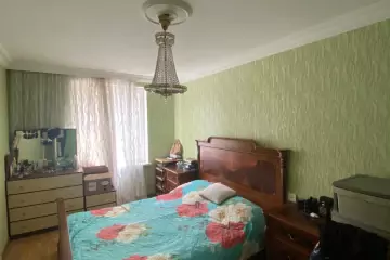 Satılır Köhnə Tikili Elmler Akademiyasıda