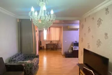 Satılır Köhnə Tikili Elmler Akademiyasıda