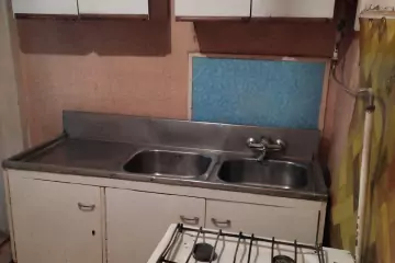 Satılır Köhnə Tikili Elmler Akademiyasıda