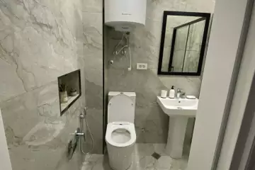 Satılır Köhnə Tikili Azərbaycan Dillər Universitetində