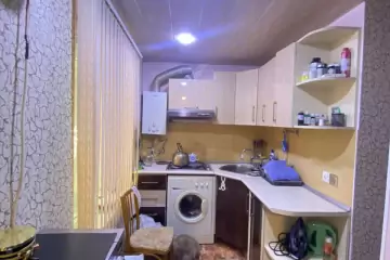 Satılır Köhnə Tikili Elmler Akademiyasıda