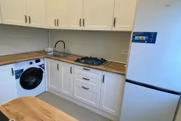 Satılır Köhnə Tikili Azərbaycan Dillər Universitetində