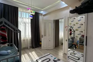 Satılır Yeni Tikili Ukraniya Dairəsida