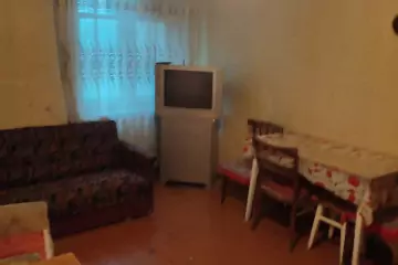 Satılır Köhnə Tikili Elmler Akademiyasıda