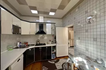 Satılır Həyət Evi Zabrat Qəsəbəsida