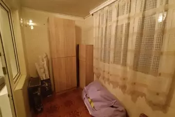 Satılır Köhnə Tikili 8-ci Kilometrdə
