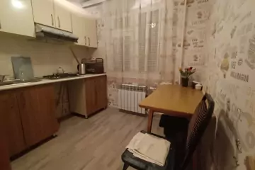 Satılır Köhnə Tikili 8-ci Kilometrdə