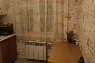 Satılır Köhnə Tikili 8-ci Kilometrdə