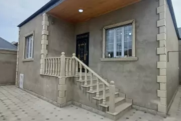 Satılır Həyət Evi Yeni Ramana Qəsəbəsida 