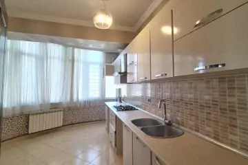 Satılır Yeni Tikili Yasamalda