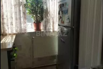 Satılır Köhnə Tikili Bakıxanovda