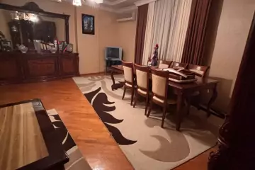 Satılır Yeni Tikili 1-ci Mikrorayonda