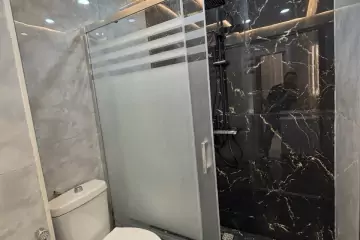 Satılır Yeni Tikili Dostluq Kinoteatrında