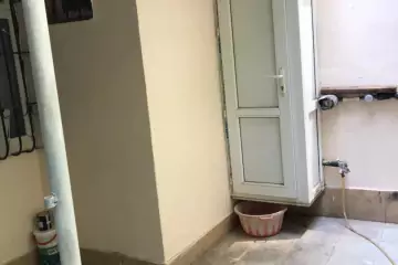 Satılır Köhnə Tikili Elmler Akademiyasıda