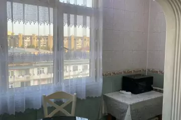 Satılır Köhnə Tikili 8-ci Kilometrdə