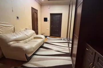 Satılır Yeni Tikili 1-ci Mikrorayonda