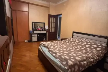 Satılır Yeni Tikili 1-ci Mikrorayonda