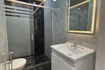 Satılır Yeni Tikili Dostluq Kinoteatrında