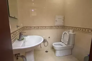 Satılır Yeni Tikili 1-ci Mikrorayonda