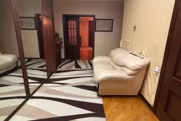 Satılır Yeni Tikili 1-ci Mikrorayonda