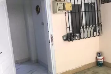 Satılır Köhnə Tikili Elmler Akademiyasıda
