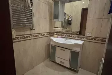 Satılır Yeni Tikili 1-ci Mikrorayonda