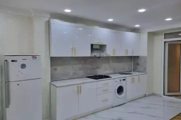 Satılır Köhnə Tikili Elmler Akademiyasıda