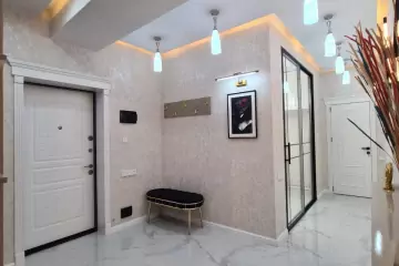 Satılır Köhnə Tikili Nəsimi Bazarında