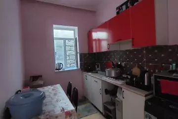 Satılır Həyət Evi Binədə