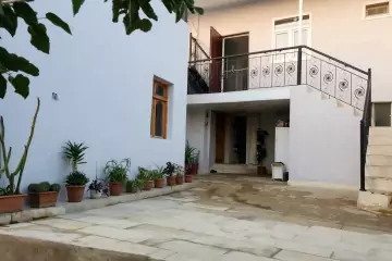 Satılır Həyət Evi Lökbatanda