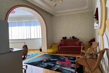 Satılır Yeni Tikili Elmler Akademiyasıda