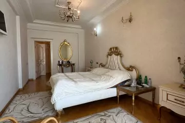 Satılır Yeni Tikili Elmler Akademiyasıda