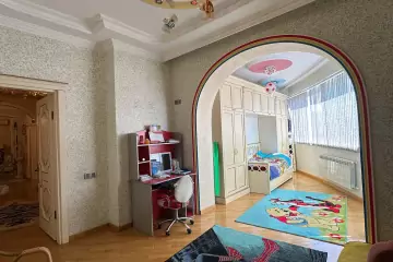 Satılır Yeni Tikili Elmler Akademiyasıda