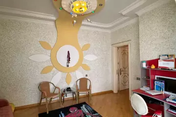 Satılır Yeni Tikili Elmler Akademiyasıda