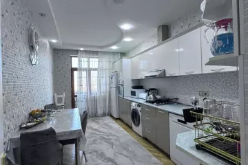Satılır Yeni Tikili Yasamalda