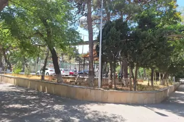 Satılır Köhnə Tikili Elmler Akademiyasıda