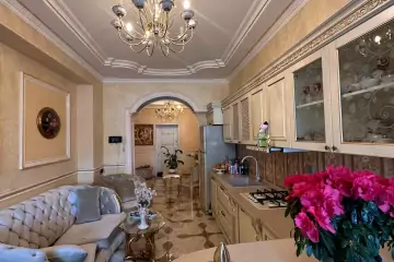 Satılır Yeni Tikili Elmler Akademiyasıda