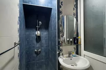 Satılır Yeni Tikili Elmler Akademiyasıda