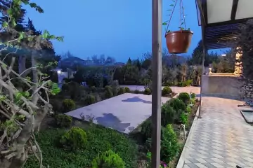 Satılır Bağ Evi Novxanıda