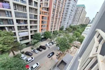 Satılır Yeni Tikili şərq Bazarında