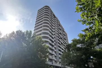 Satılır Yeni Tikili Elmler Akademiyasıda 