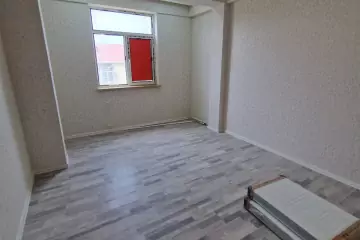 Satılır Yeni Tikili Masazırda
