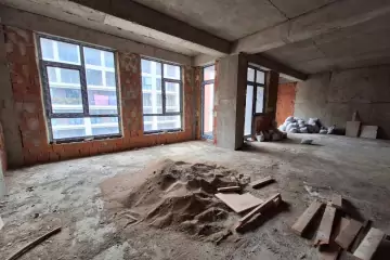 Satılır Yeni Tikili şərq Bazarında
