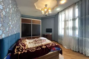 Satılır Yeni Tikili Elmler Akademiyasıda