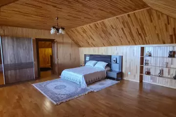 Satılır Bağ Evi Novxanıda