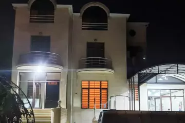 Satılır Bağ Evi Novxanıda