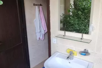 Satılır Bağ Evi Novxanıda